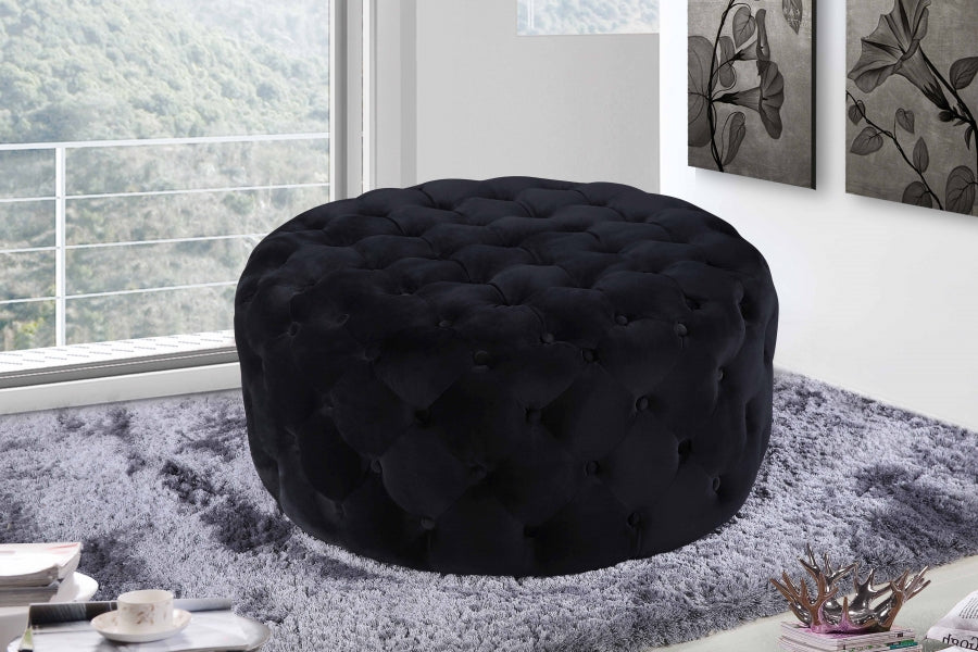 Pouf Addie en velours capitonné disponible en 7 coloris