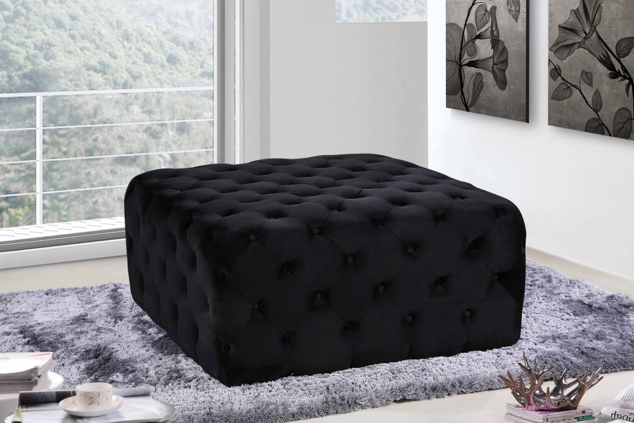 Pouf carré Ari en velours disponible en 7 coloris