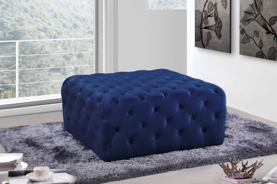 Pouf carré Ari en velours disponible en 7 coloris