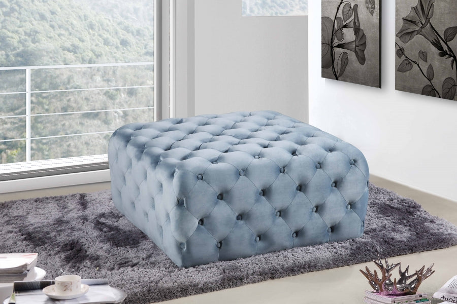 Pouf carré Ari en velours disponible en 7 coloris