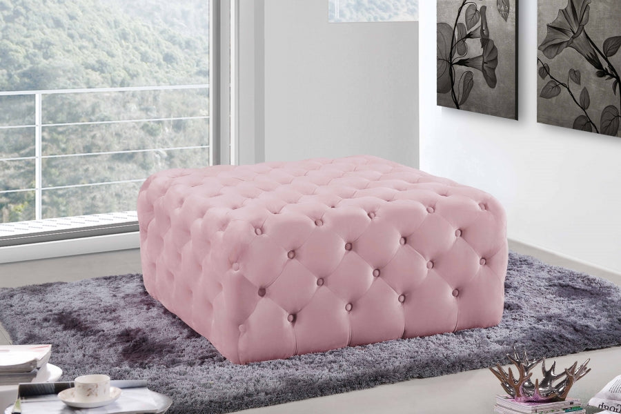 Pouf carré Ari en velours disponible en 7 coloris