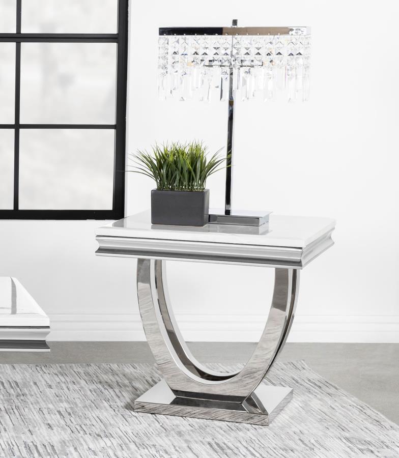 Collection de tables d'appoint Calvin