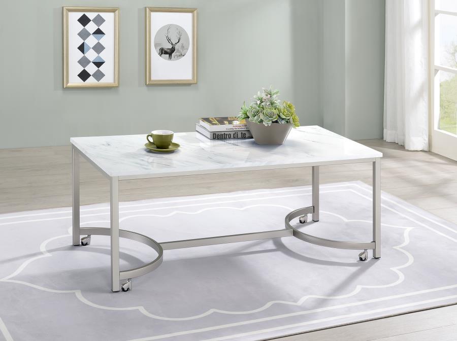 Collection de tables d'appoint contemporaines en faux marbre