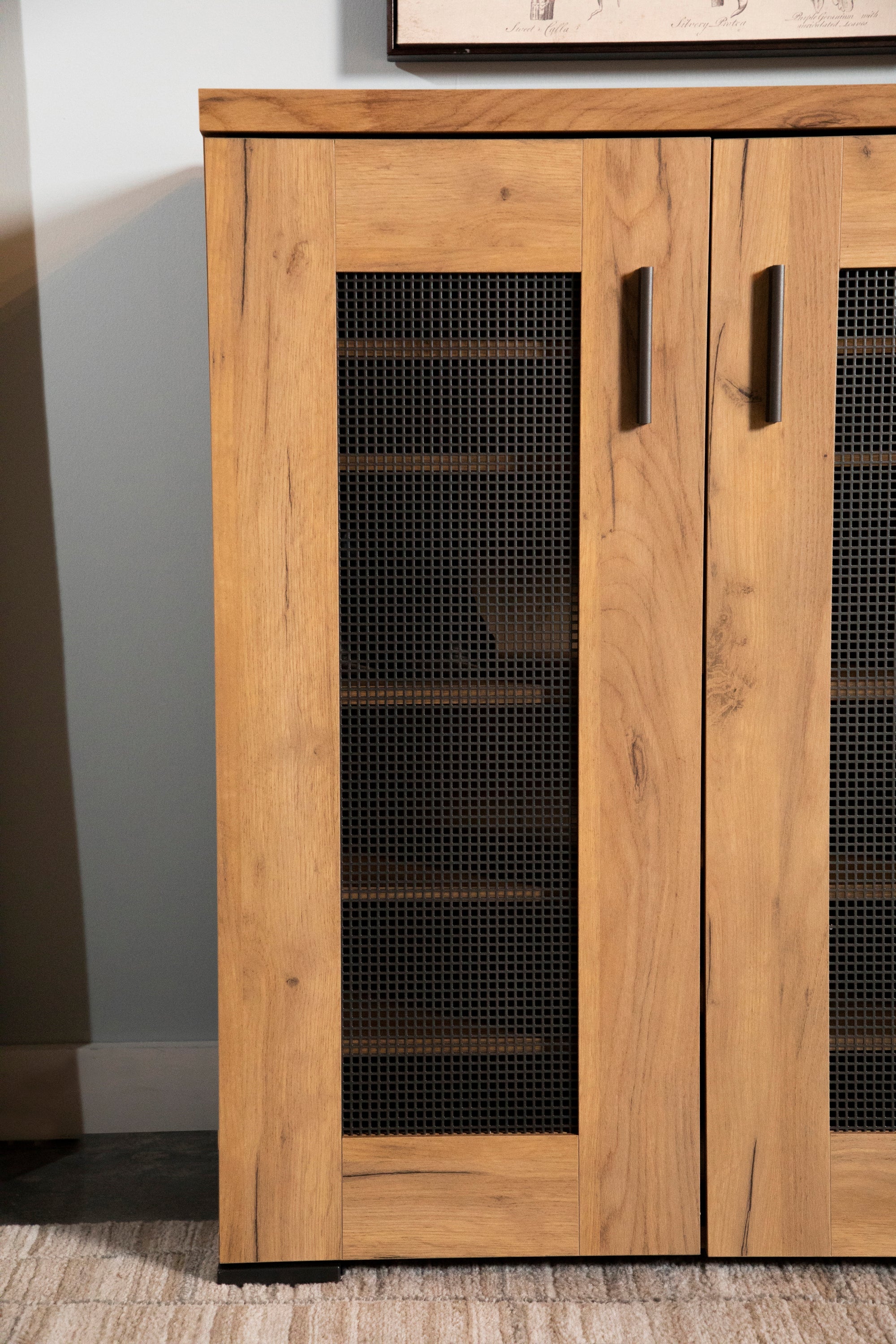 Meuble d'appoint avec portes grillagées en métal