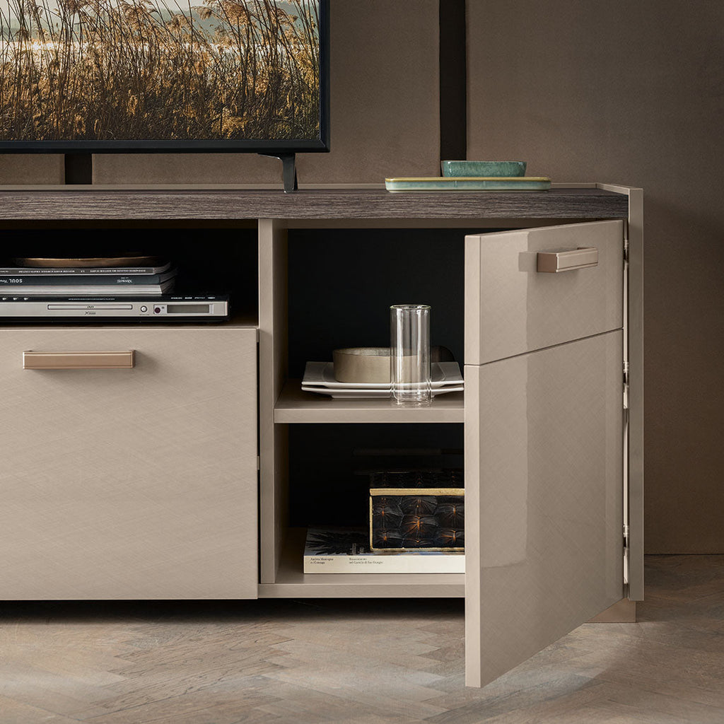 Stand média Belpasso par Alf Italia