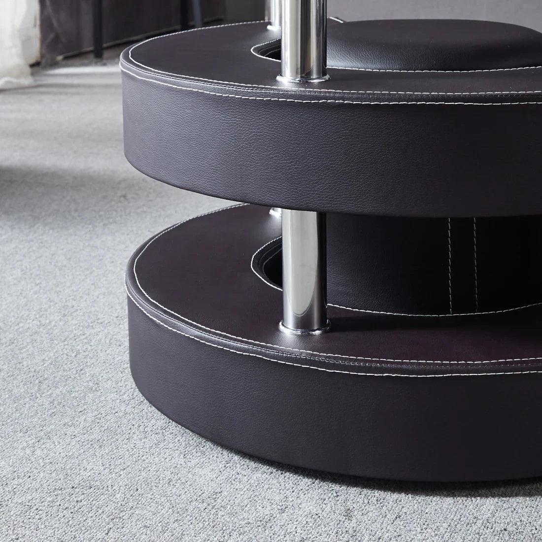 Table basse contemporaine en similicuir disponible en 3 coloris