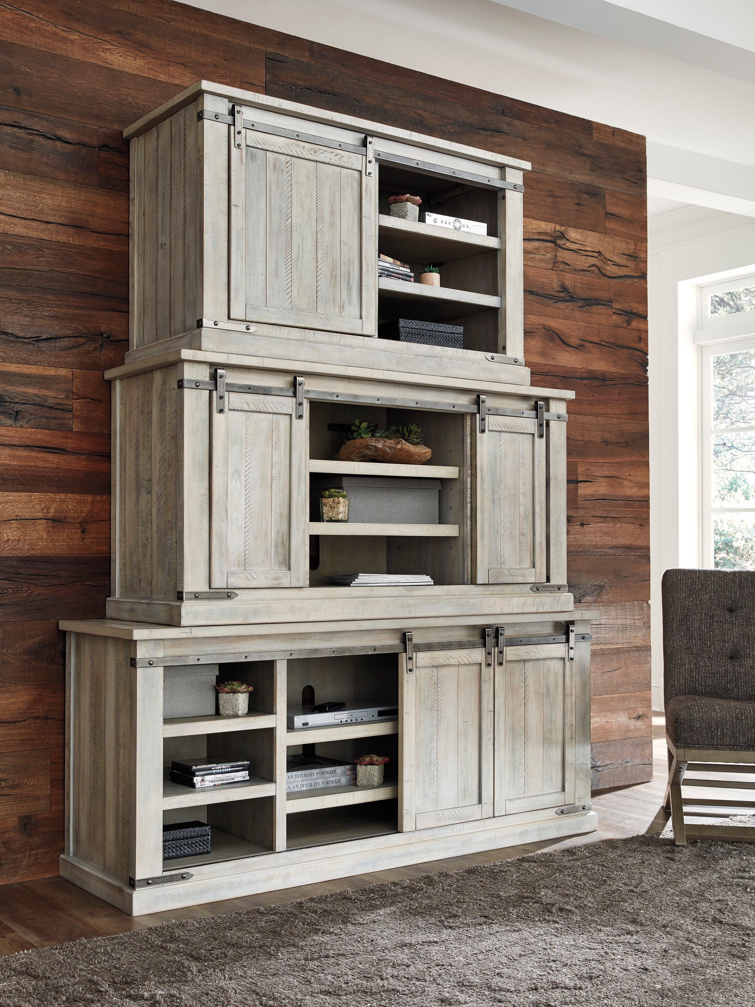 Meuble TV Karin avec portes coulissantes de style grange, disponible en 3 tailles